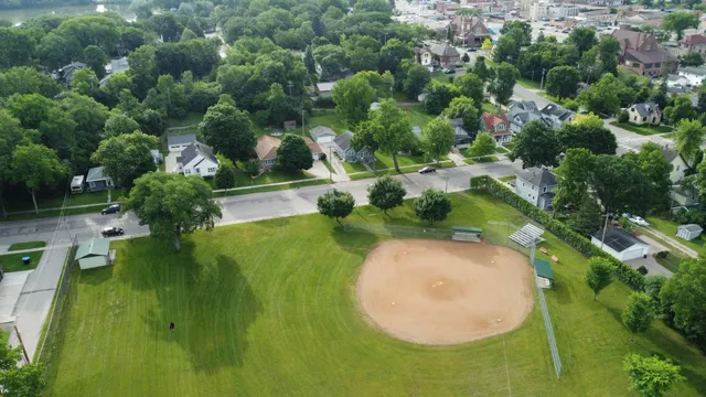 $229,000 | 404 North Vine Street, Fergus Falls, MN 56537