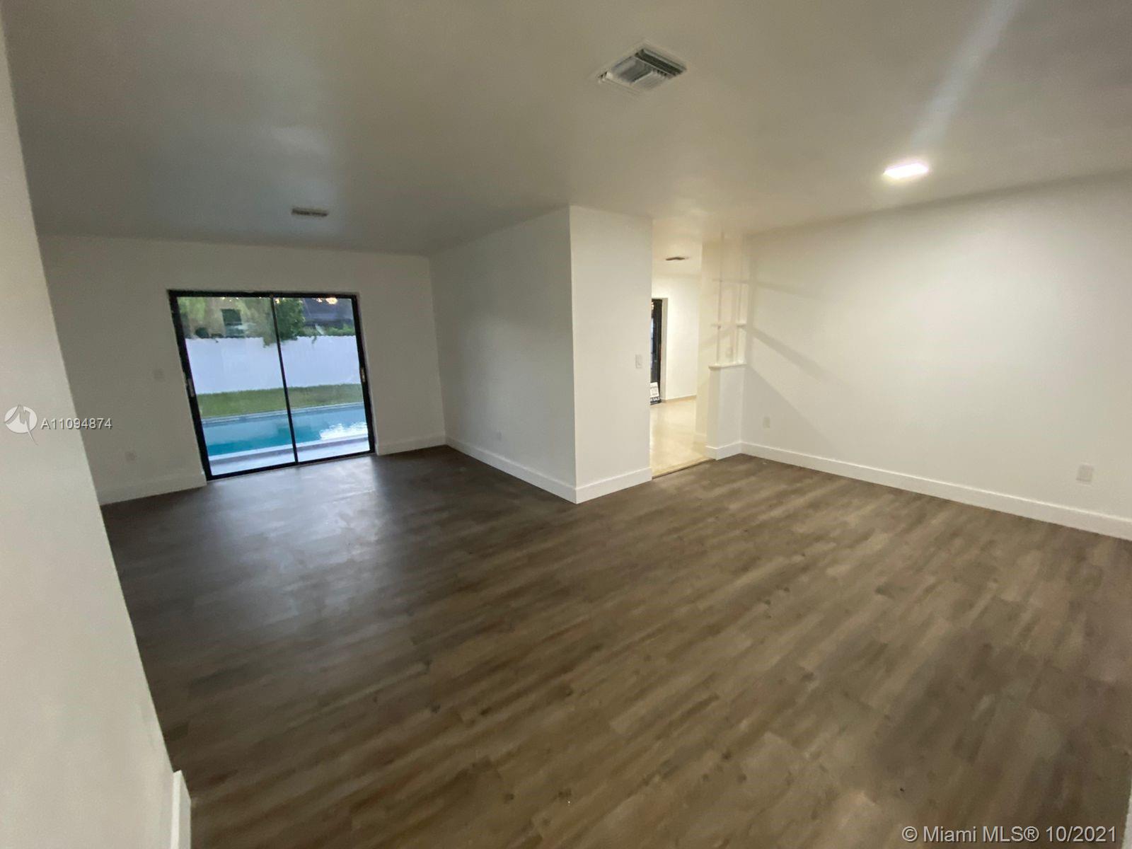 20340 Southwest 116th Road Miami, FL 33177 - Photo 3 of 17 Gallery Image 3