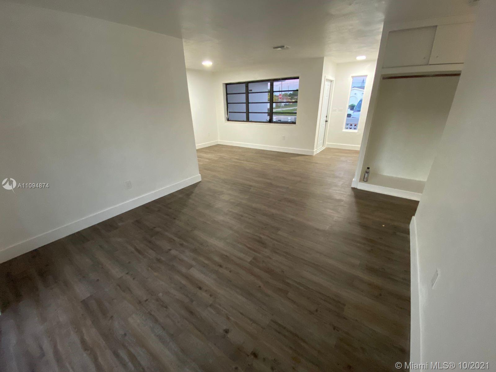 20340 Southwest 116th Road Miami, FL 33177 - Photo 4 of 17 Gallery Image 4