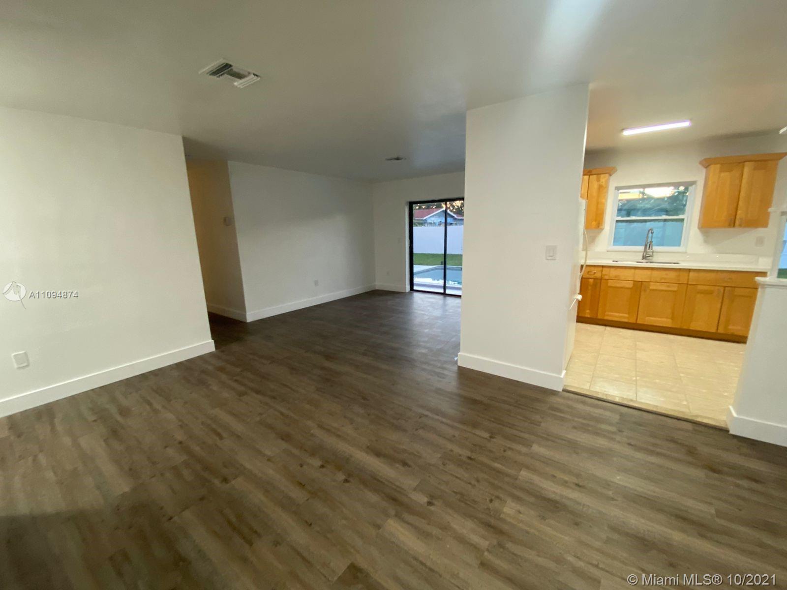 20340 Southwest 116th Road Miami, FL 33177 - Photo 5 of 17 Gallery Image 5