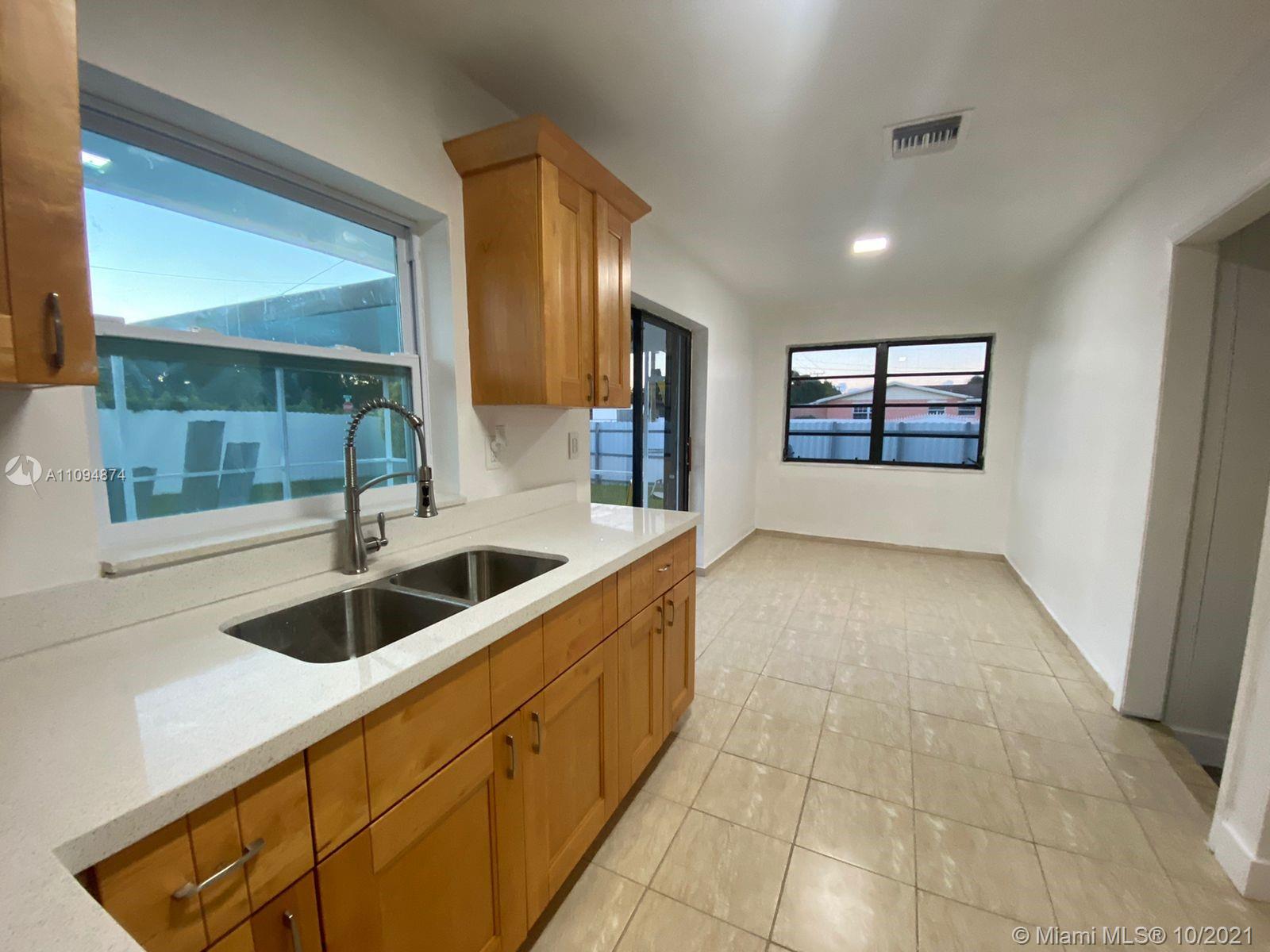 20340 Southwest 116th Road Miami, FL 33177 - Photo 6 of 17 Gallery Image 6