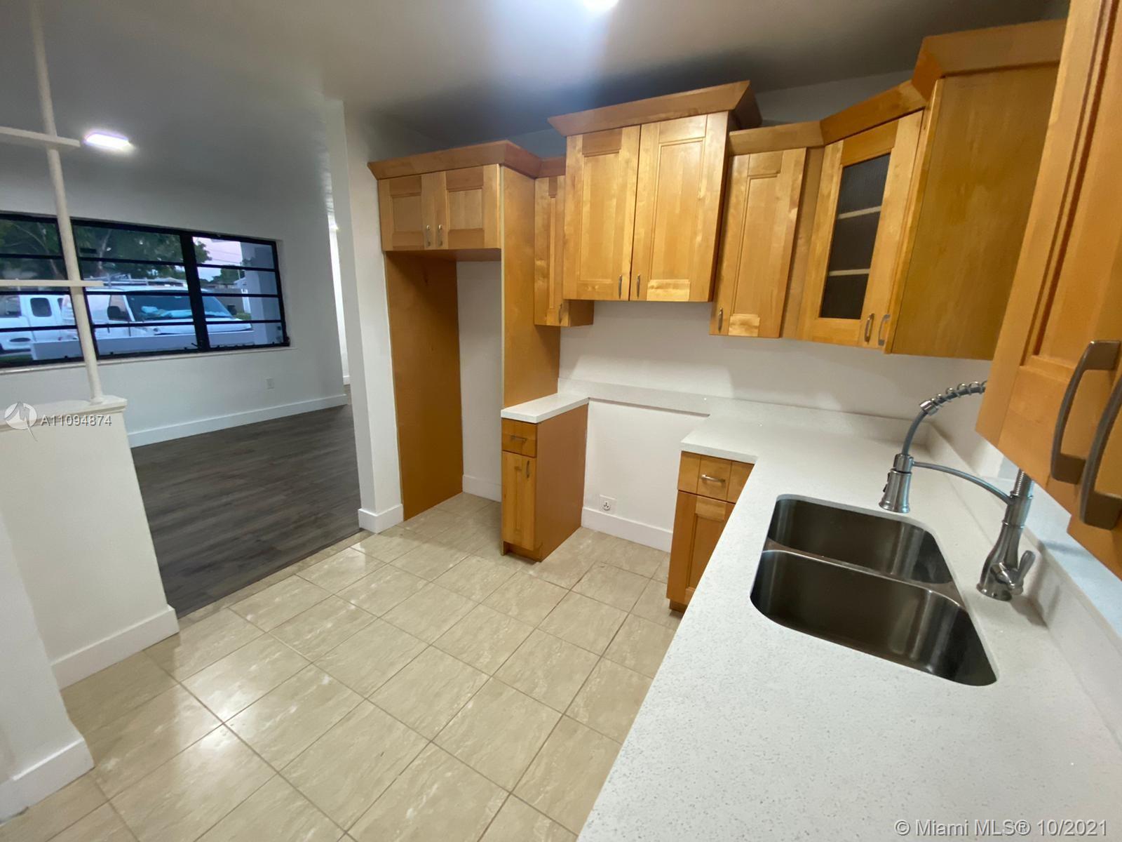 20340 Southwest 116th Road Miami, FL 33177 - Photo 7 of 17 Gallery Image 7