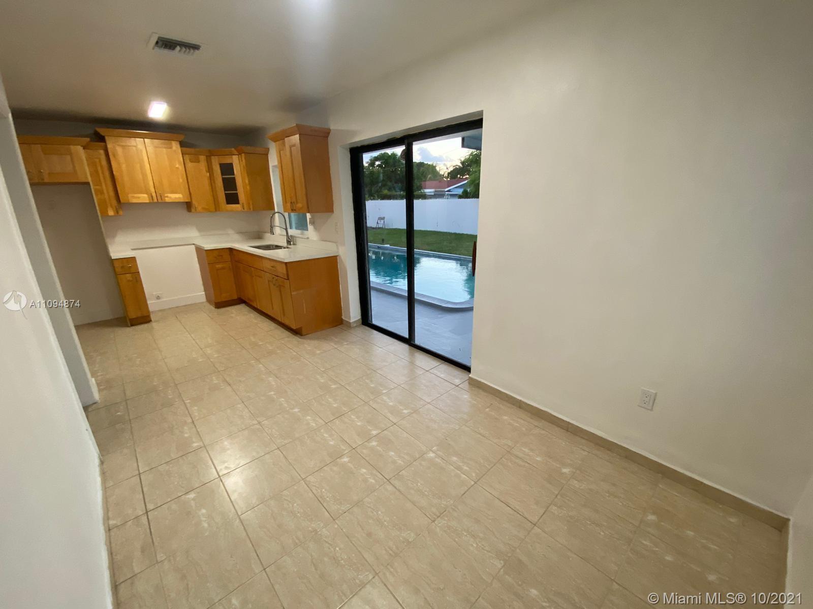 20340 Southwest 116th Road Miami, FL 33177 - Photo 8 of 17 Gallery Image 8