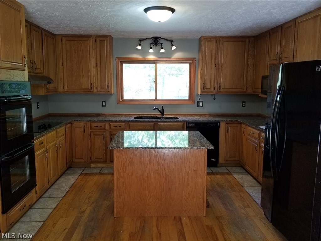 48315 Walnut Valley Road Wellington, OH 44090 - Photo 3 of 12 Gallery Image 3