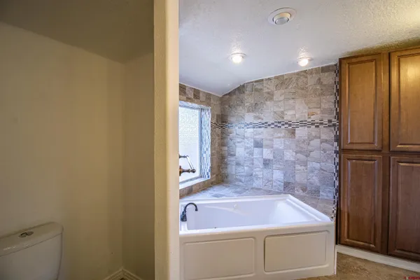 $375,000 | 918 Highway 170, Farmington, NM 87401