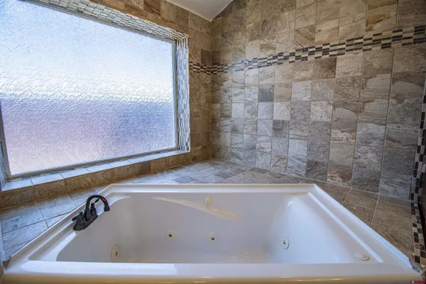 $375,000 | 918 Highway 170, Farmington, NM 87401