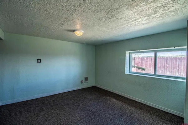 $375,000 | 918 Highway 170, Farmington, NM 87401