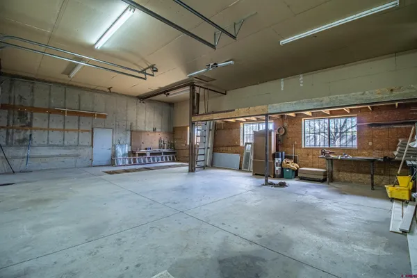 $375,000 | 918 Highway 170, Farmington, NM 87401