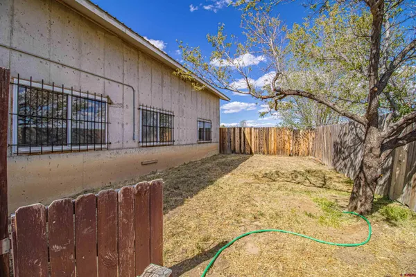 $375,000 | 918 Highway 170, Farmington, NM 87401