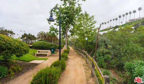 $4,500 | 6020 South Seabluff Drive, Unit 423, Playa Vista, CA 90094