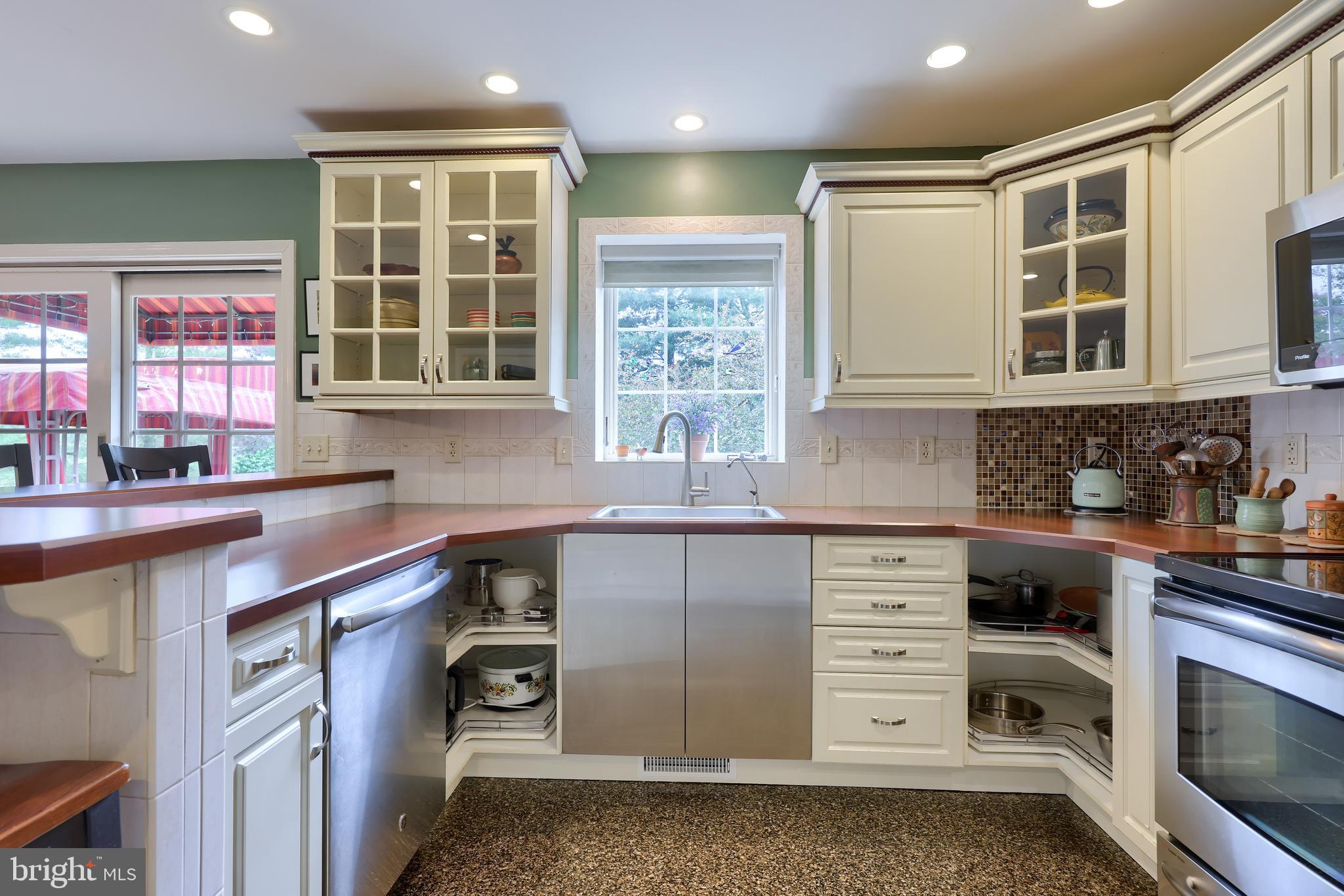 430 Oak Lane Lititz, PA 17543 - Photo 17 of 51 Kitchen - Lazy Susan Cabinets on order