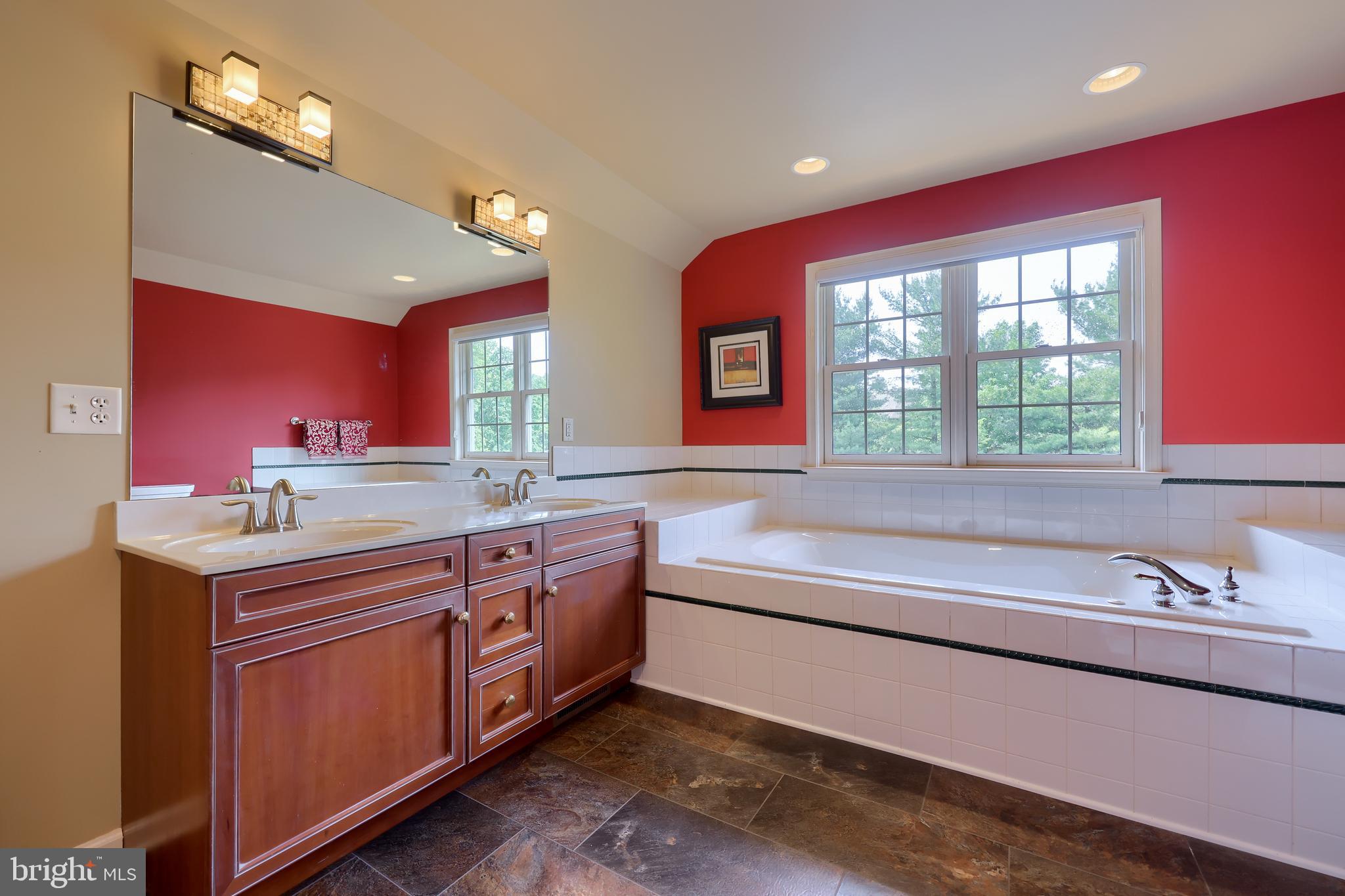 430 Oak Lane Lititz, PA 17543 - Photo 29 of 51 Primary Bathroom