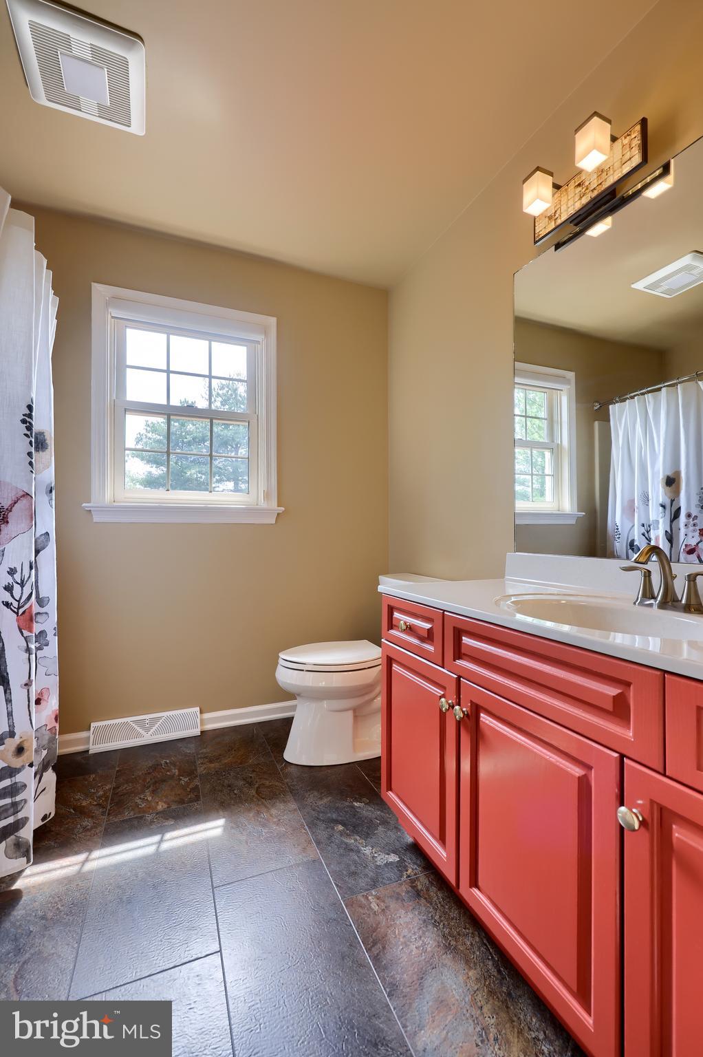 430 Oak Lane Lititz, PA 17543 - Photo 31 of 51 Shared full bath 2nd floor