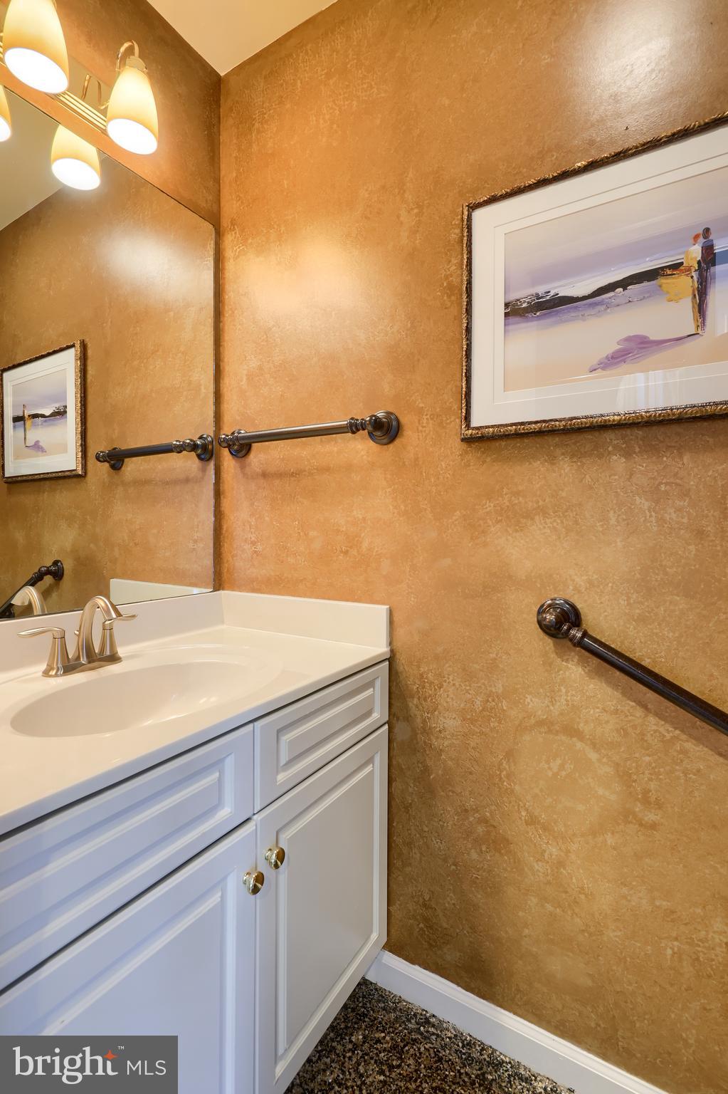 430 Oak Lane Lititz, PA 17543 - Photo 38 of 51 1st floor Powder Room