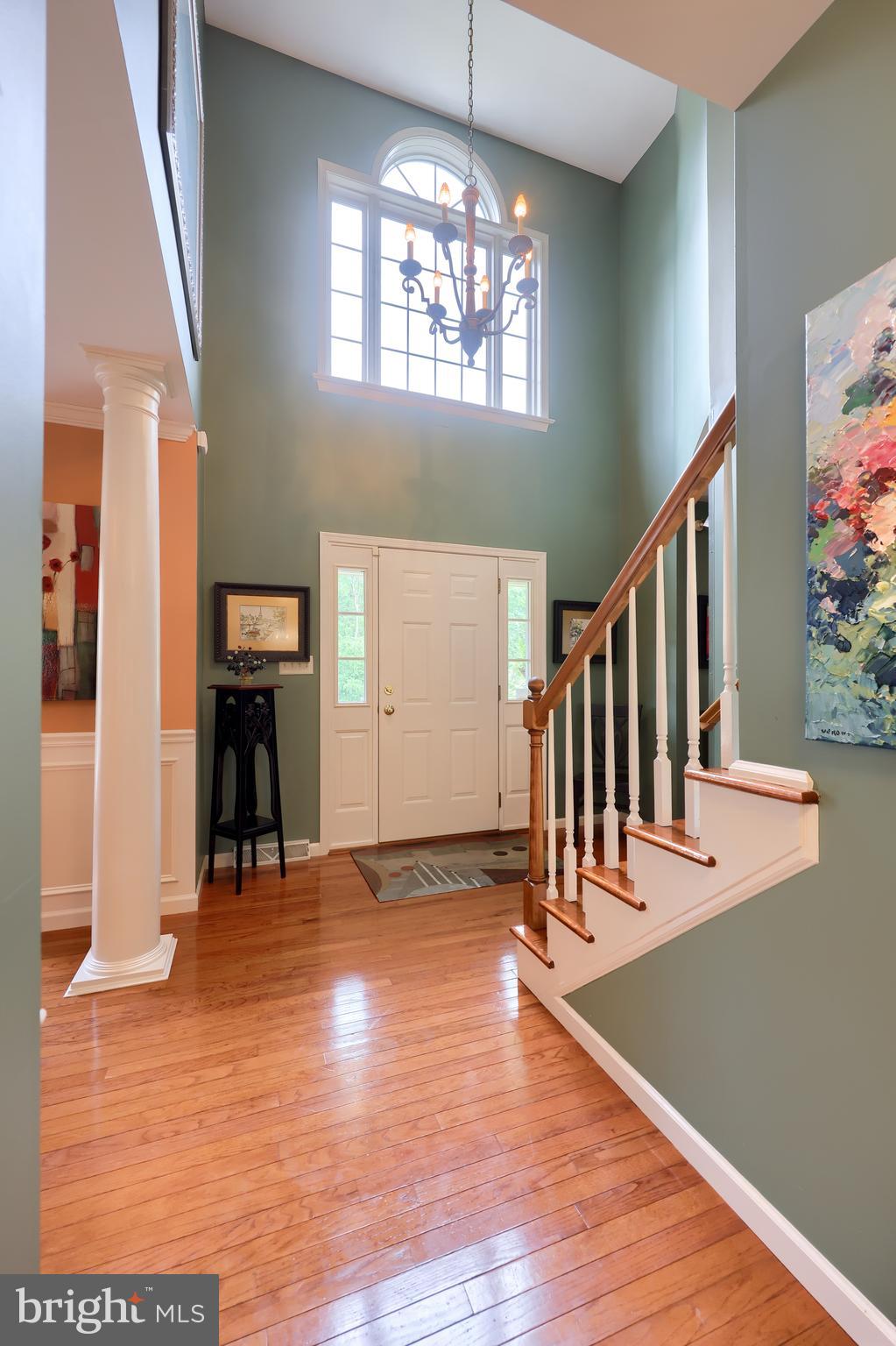 430 Oak Lane Lititz, PA 17543 - Photo 9 of 51 Entry way with vaulted ceiling