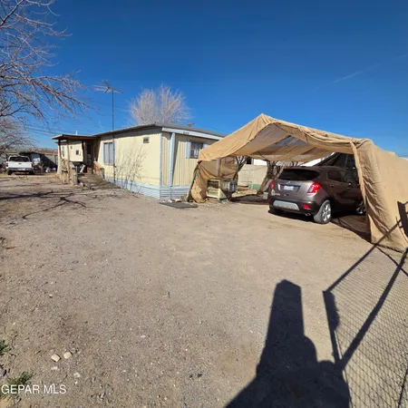 a view of parking area