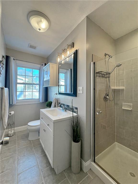 113 Briercliff Road Beaver Falls, PA 15010 - Photo 13 of 37 Full Bathroom on Main Level