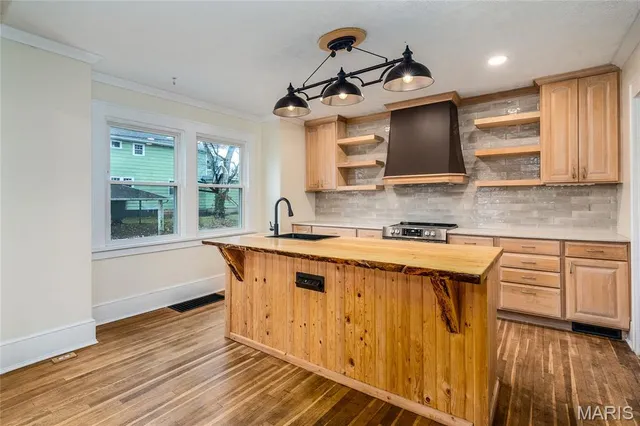 $189,000 | 402 West Church Street, Benton, IL 62812