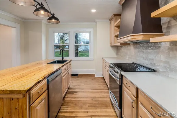 $168,500 | 402 West Church Street, Benton, IL 62812