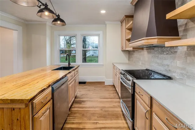 $189,000 | 402 West Church Street, Benton, IL 62812