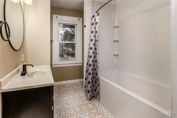 $168,500 | 402 West Church Street, Benton, IL 62812