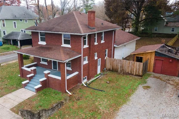 $168,500 | 402 West Church Street, Benton, IL 62812