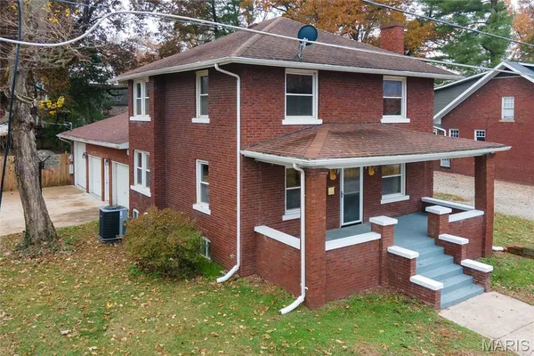 $168,500 | 402 West Church Street, Benton, IL 62812