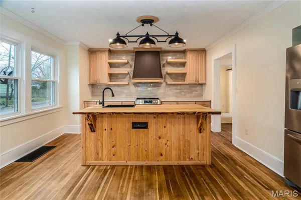 $168,500 | 402 West Church Street, Benton, IL 62812