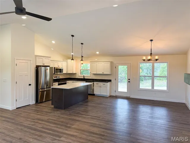 $485,000 | 20125 Blessings Lane, Farmington, MO 63640