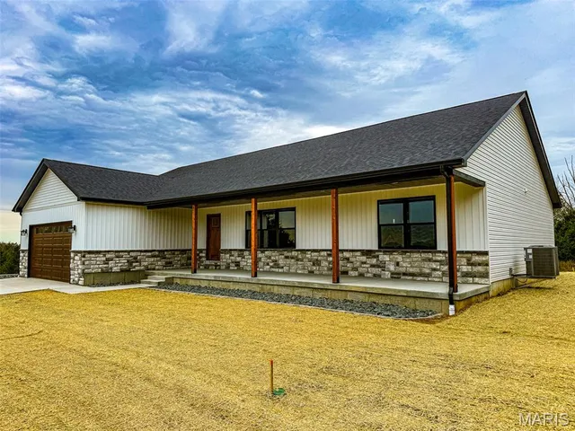 $485,000 | 20125 Blessings Lane, Farmington, MO 63640