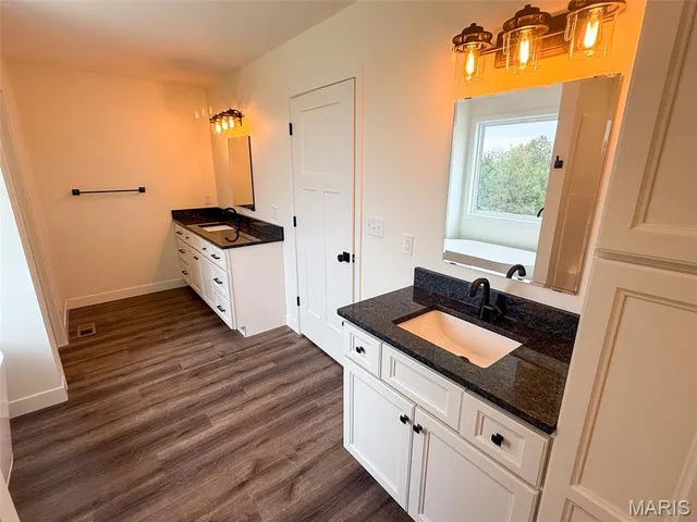 $485,000 | 20125 Blessings Lane, Farmington, MO 63640