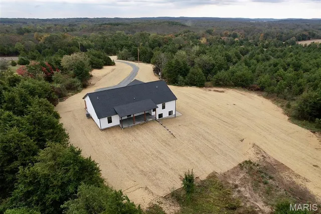 $485,000 | 20125 Blessings Lane, Farmington, MO 63640