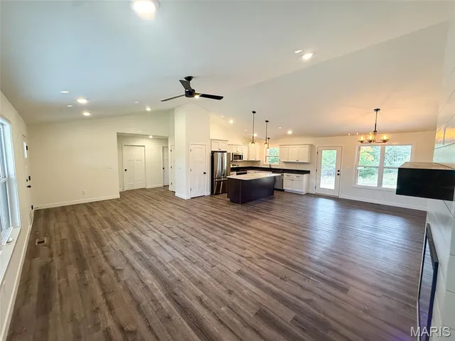 $485,000 | 20125 Blessings Lane, Farmington, MO 63640