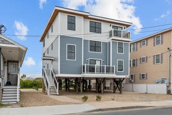 $710,000 | 30 Cable Avenue, Unit 2, Salisbury, MA 01952