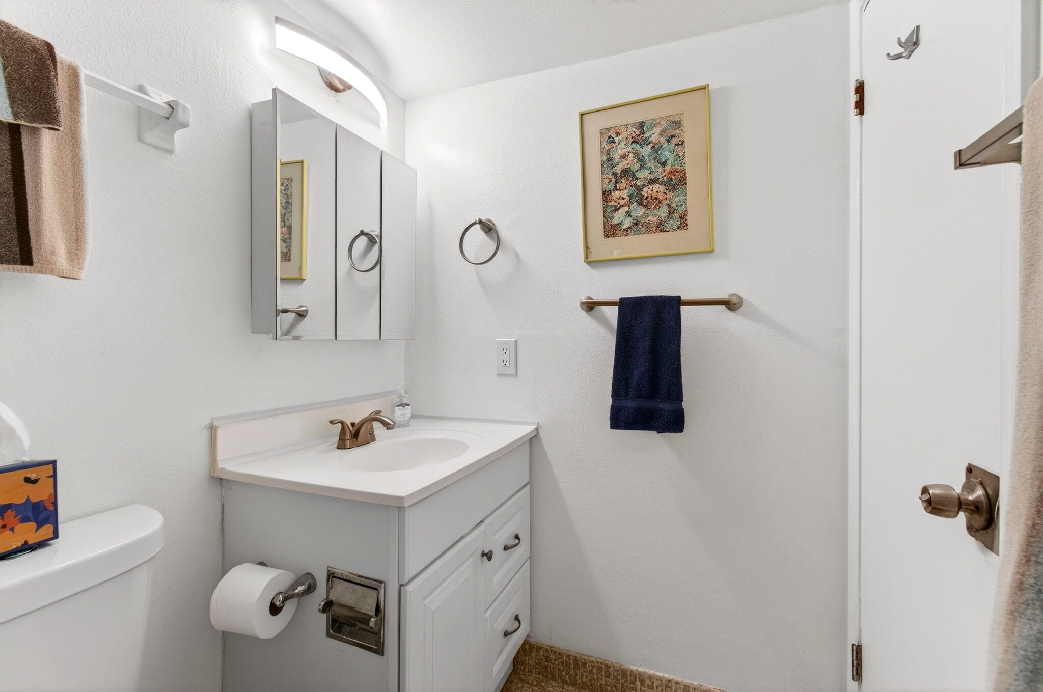 600 Southwest 2nd Avenue, Unit 240 Boca Raton, FL 33432 - Photo 14 of 54 Medicine Cabinet