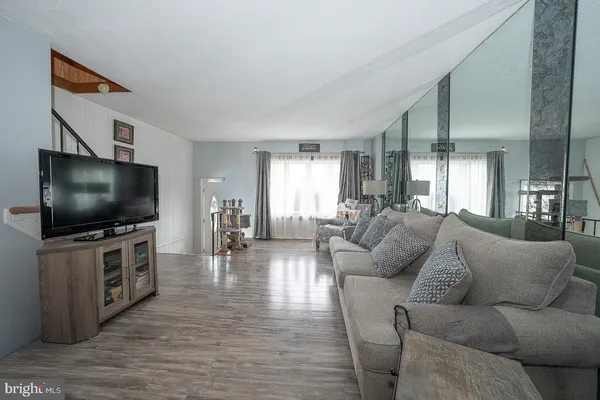 $277,500 | 842 School Lane, Folcroft, PA 19032