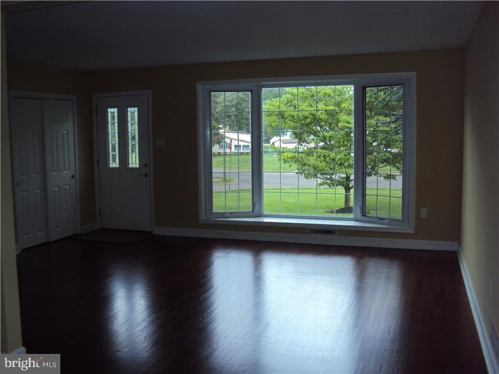 1024 Birch Road Warminster, PA 18974 - Photo 3 of 14 Living Room