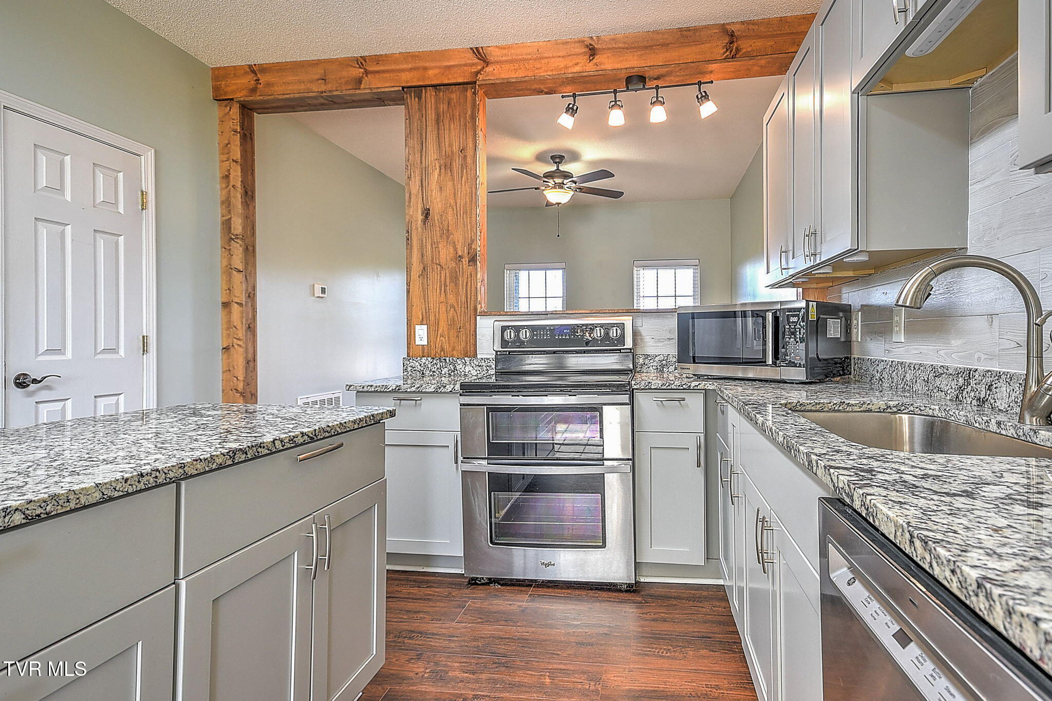 152 Painter Road Fall Branch, TN 37656 - Photo 8 of 32 15-web-or-mls-153 Painter TM-15