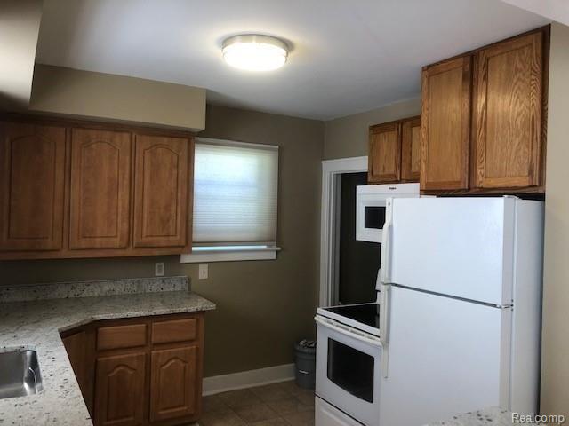 337 Highland Avenue Rochester, MI 48307 - Photo 8 of 16