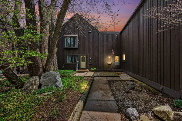 $135,000 | 242 Dunbarton Court, Kalamazoo, MI 49006