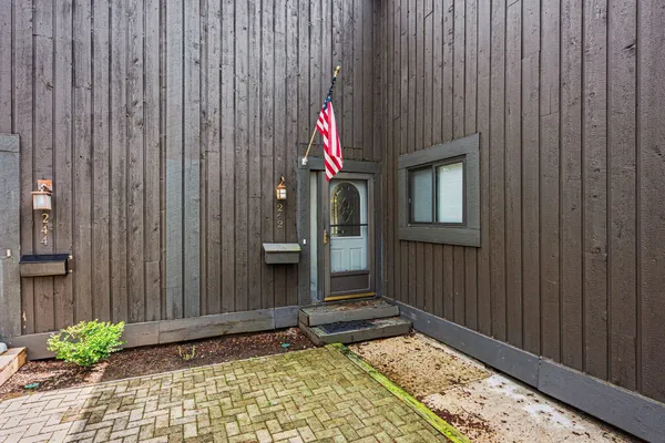 $135,000 | 242 Dunbarton Court, Kalamazoo, MI 49006