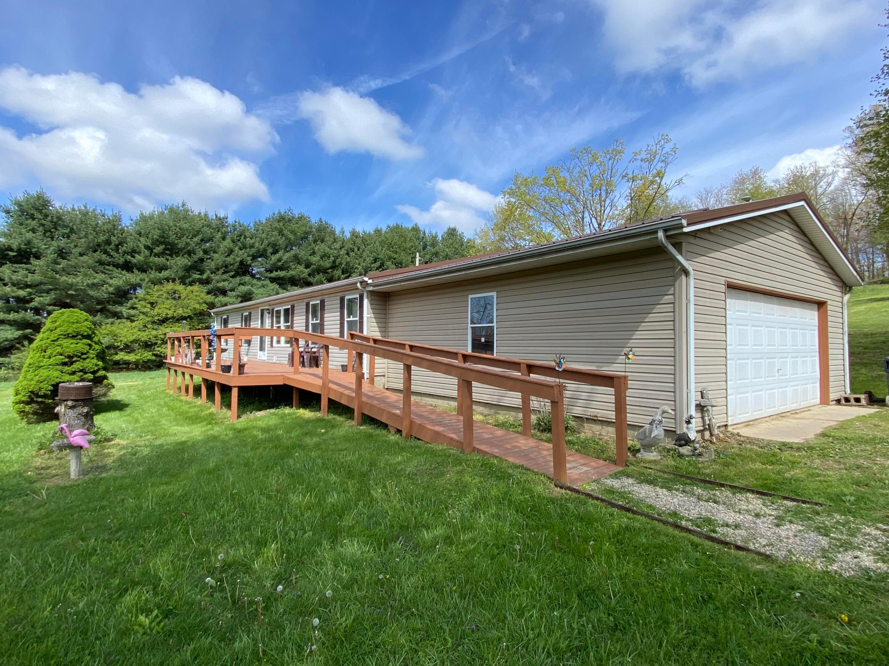 6846 Parr Road Southeast Heath, OH 43056 - Photo 2 of 17 572B0A88-BFB9-43EF-951C-0A00B880F830