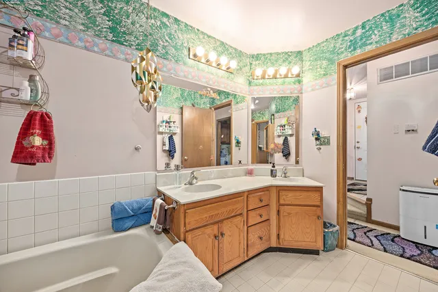 $137,500 | 911 Patricia Lane, Unit 911, Crete, IL 60417