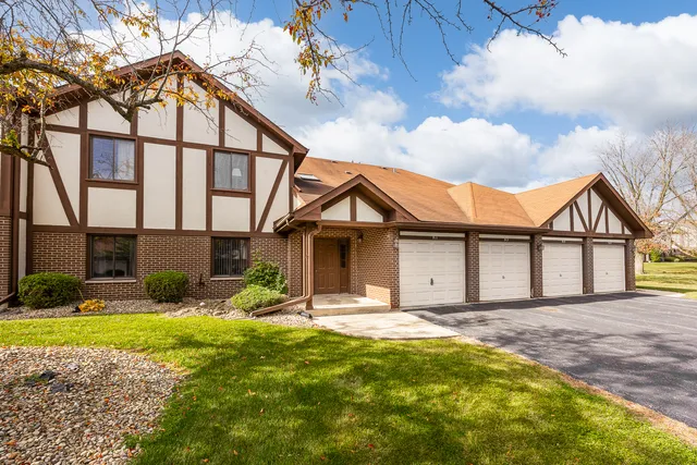 $137,500 | 911 Patricia Lane, Unit 911, Crete, IL 60417