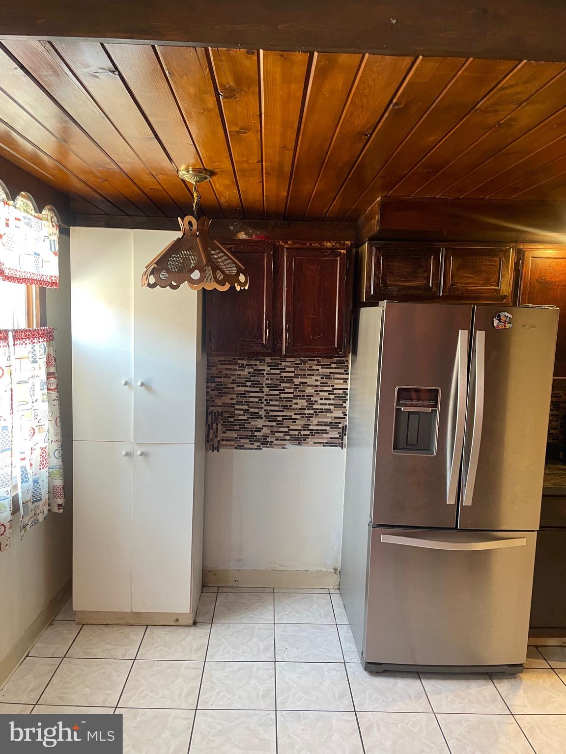 227 Weymouth Road Darby, PA 19023 - Photo 7 of 25