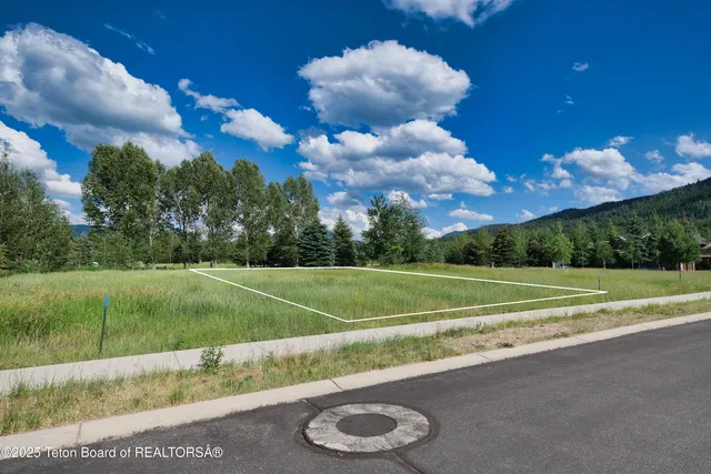 $159,900 | 105 Moulton Lane, Victor, ID 83455