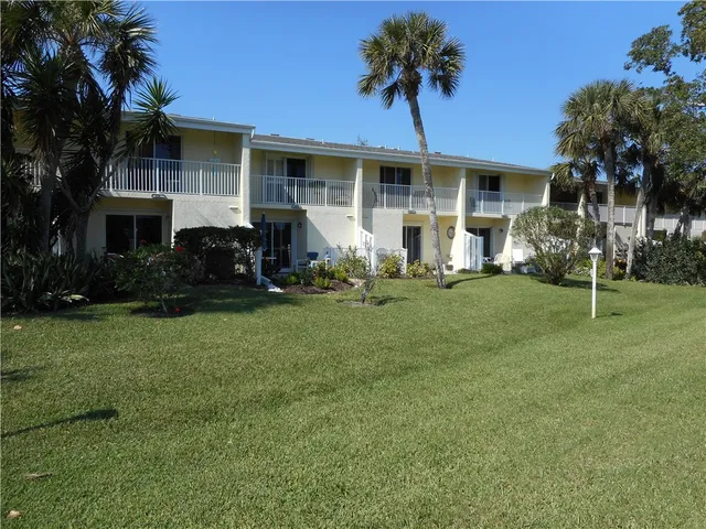 $4,500 | 4009 Silver Palm Drive, Unit 3, Vero Beach, FL 32963