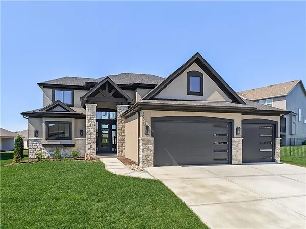 $780,945 | 16377 West 166th Place, Olathe, KS 66062