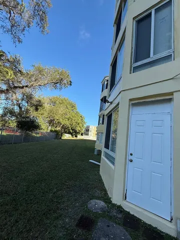 $2,000 | 1201 Northeast 191st Street, Unit G103, Miami, FL 33179