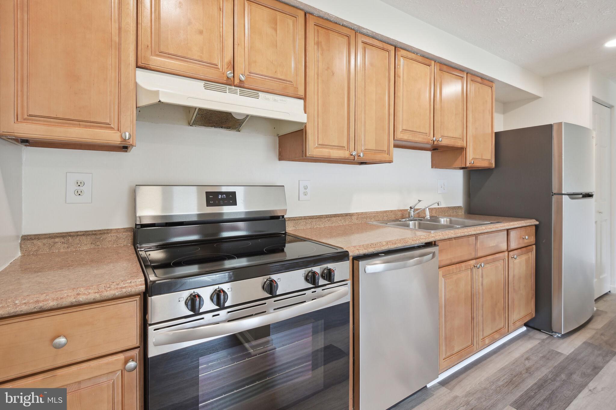 19633 Gunners Branch Road, Unit 523 Germantown, MD 20876 - Photo 5 of 22 New Stainless Steel Appliances